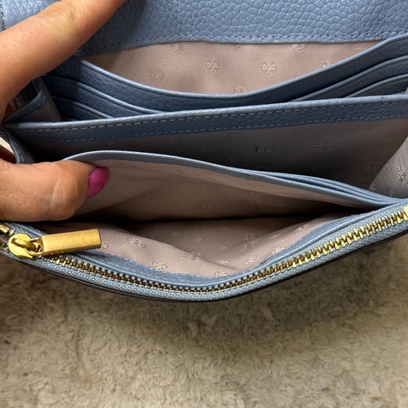 Tory Burch Sky Blue Britten Pebbled Leather Combo Crossbody Bag - Picture 12 of 13